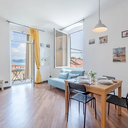 Apartment 2 Bedroom Lovely In