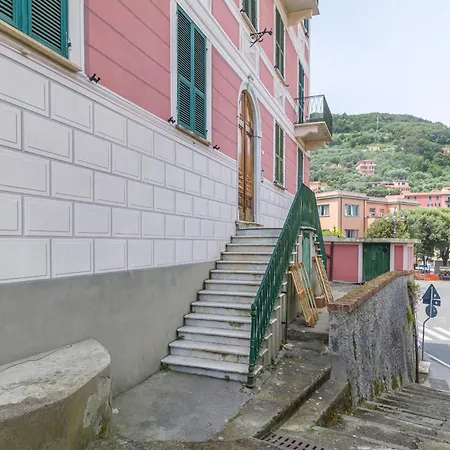 Apartment 2 Bedroom Lovely In