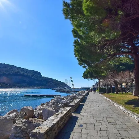 Apartment 2 Bedroom Lovely In Le Grazie (Liguria)